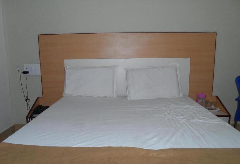 Hotel Pasuparthy Residency