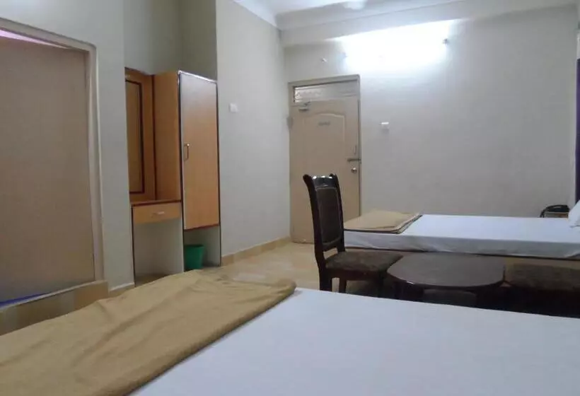 ホテル Pasuparthy Residency