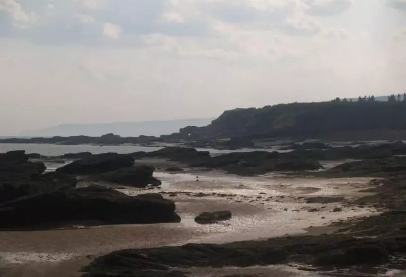 Fundy Rocks Motel And Chocolate River Cottages