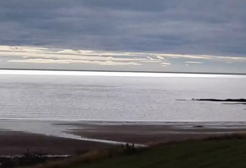 Fundy Rocks Motel And Chocolate River Cottages