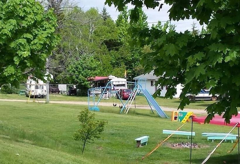 Fundy Rocks Motel And Chocolate River Cottages