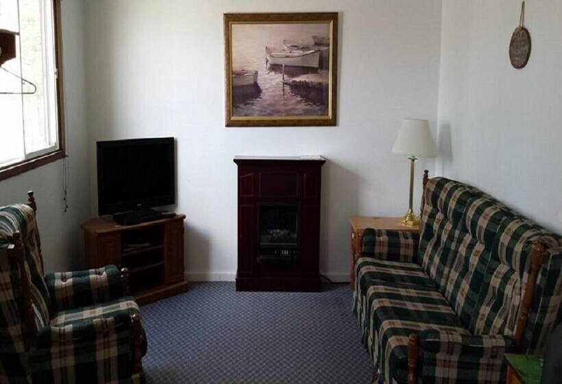 Fundy Rocks Motel And Chocolate River Cottages