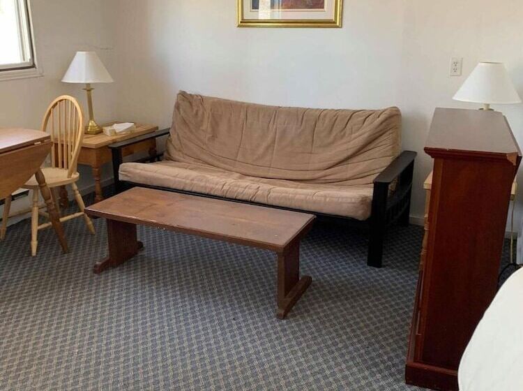 Fundy Rocks Motel And Chocolate River Cottages