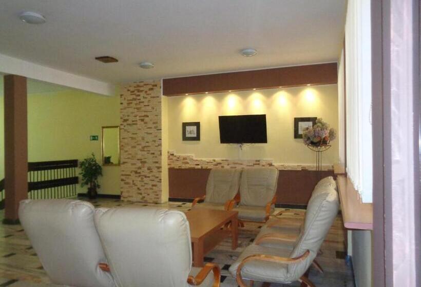 Otel Ow Inter Piast Kalbornia   Z Własną Plażą Z Kąpieliskiem I Przystanią