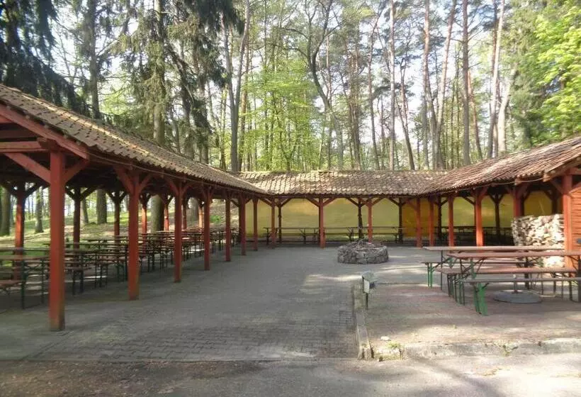 Hotelli Ow Inter Piast Kalbornia   Z Własną Plażą Z Kąpieliskiem I Przystanią