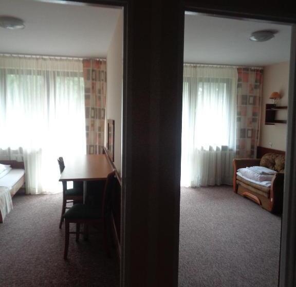 Otel Ow Inter Piast Kalbornia   Z Własną Plażą Z Kąpieliskiem I Przystanią