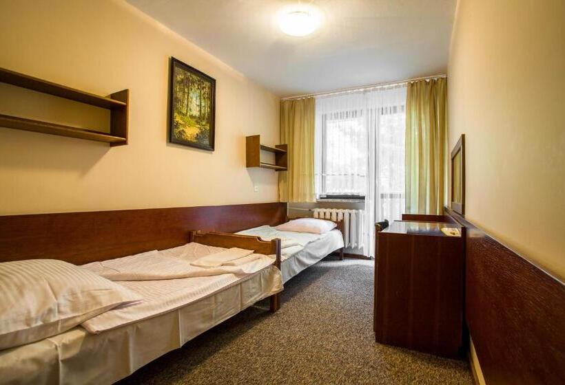Otel Ow Inter Piast Kalbornia   Z Własną Plażą Z Kąpieliskiem I Przystanią
