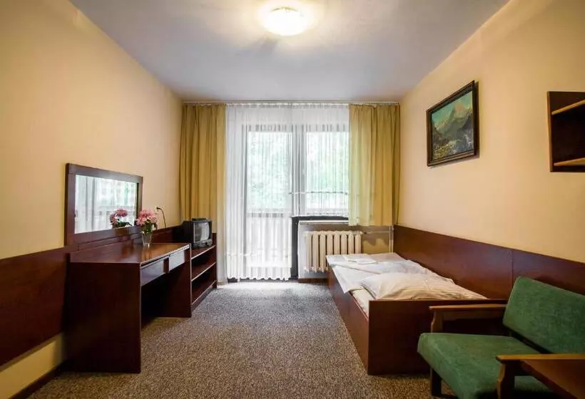 Hotelli Ow Inter Piast Kalbornia   Z Własną Plażą Z Kąpieliskiem I Przystanią