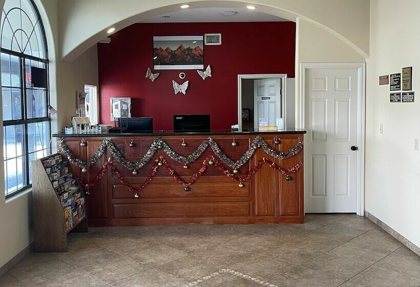 فندق Riviera Inn & Suites