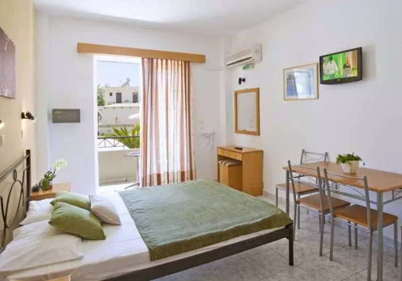 Dias Studios & Suites