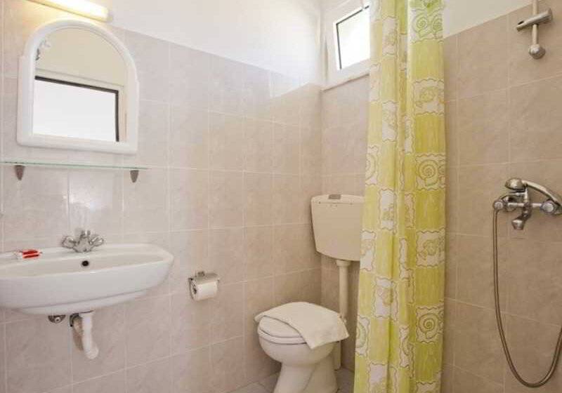 Dias Studios & Suites