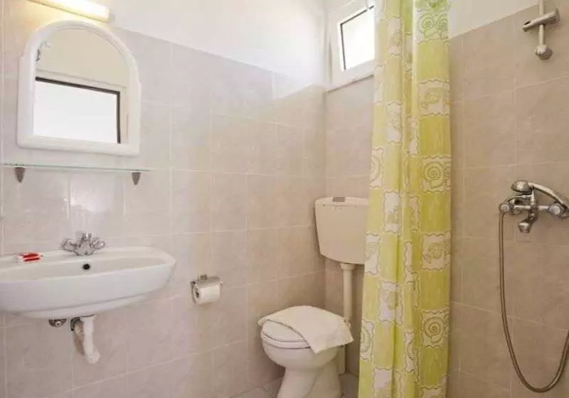 Dias Studios & Suites