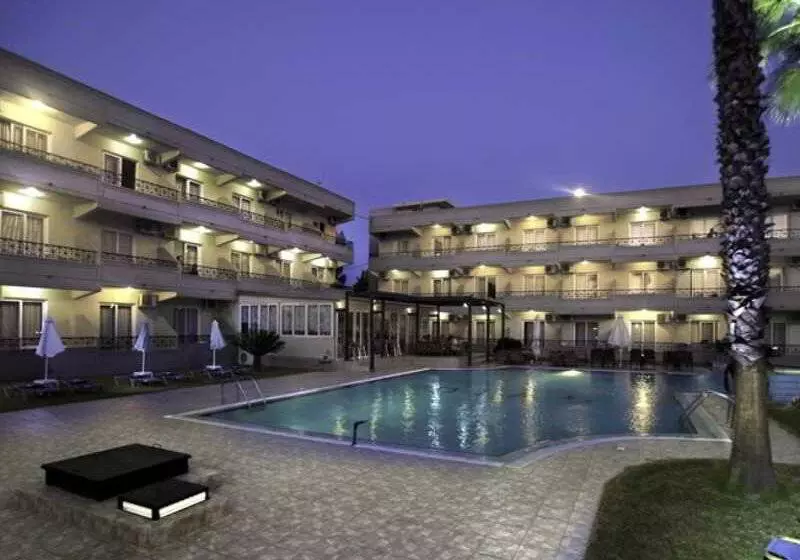 Dias Studios & Suites