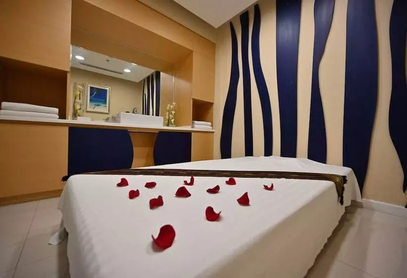 هتل Harbour Suites