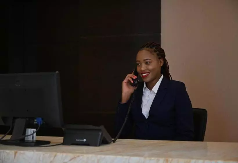 هتل Harbour Suites