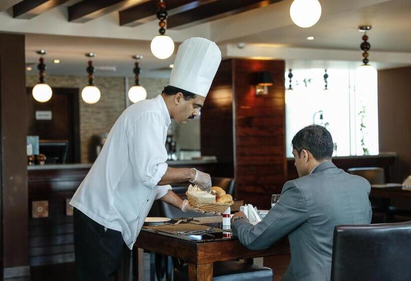 هتل Harbour Suites