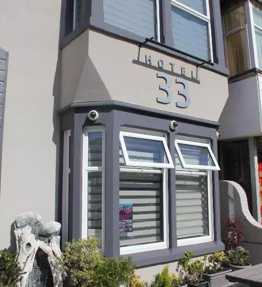 هتل 33
