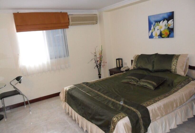 호텔 Adonis Guest House