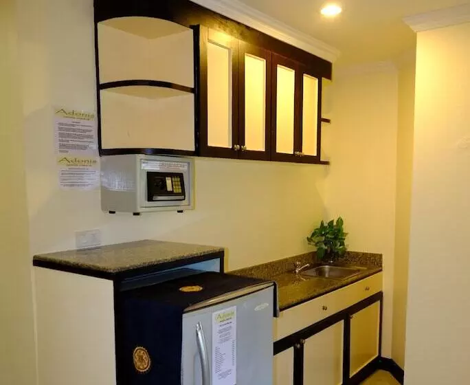 호텔 Adonis Guest House