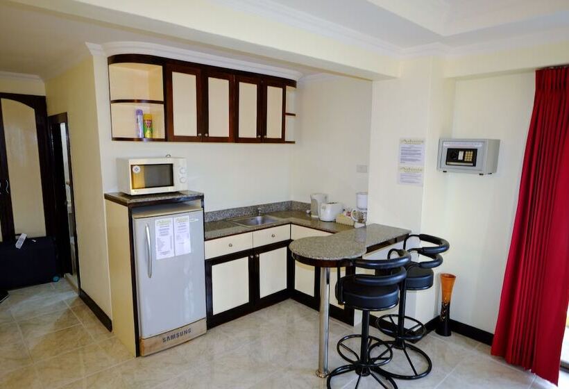 호텔 Adonis Guest House