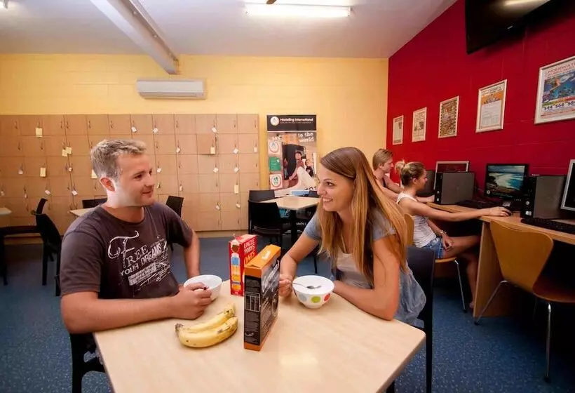 ユースホステル Yha Cairns Central