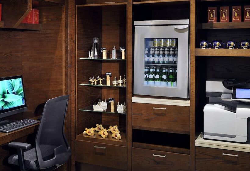 فندق Courtyard By Marriott World Trade Center, Abu Dhabi