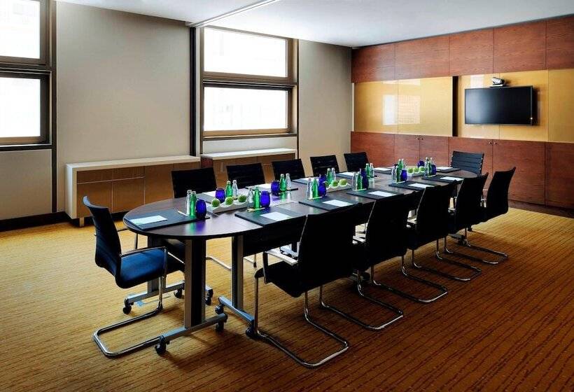 فندق Courtyard By Marriott World Trade Center, Abu Dhabi