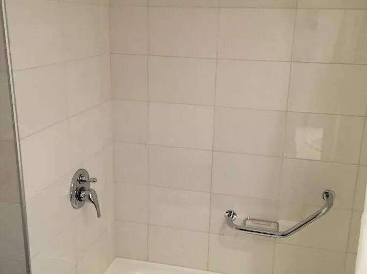 בית מלון כפרי Crystal Tower