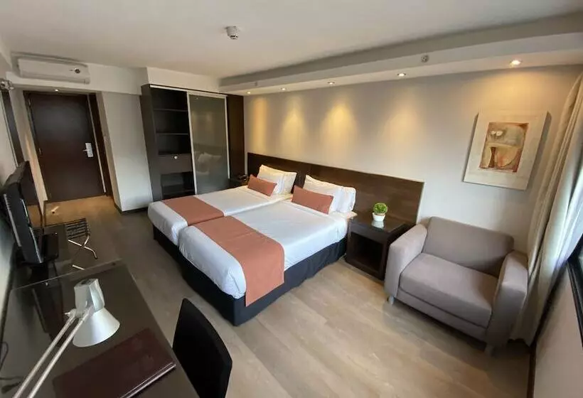 בית מלון כפרי Crystal Tower