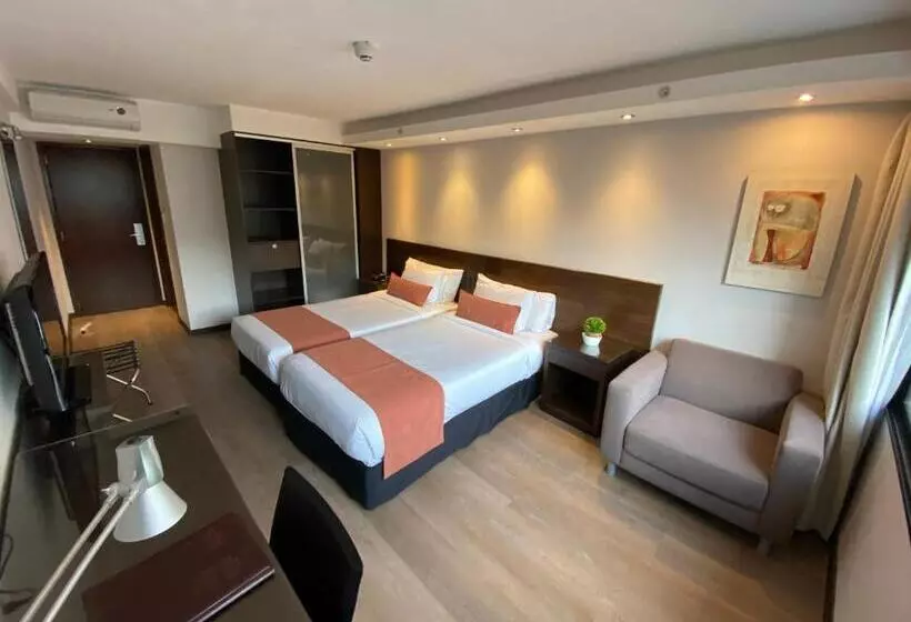 בית מלון כפרי Crystal Tower