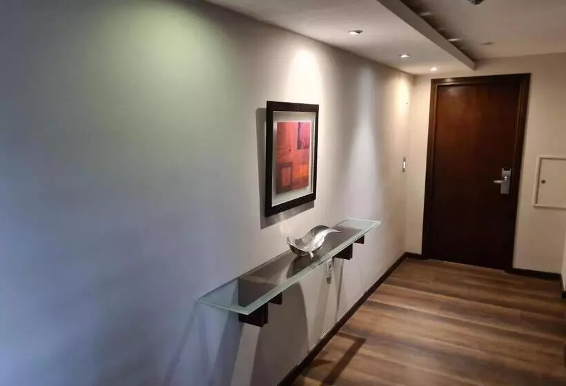 בית מלון כפרי Crystal Tower