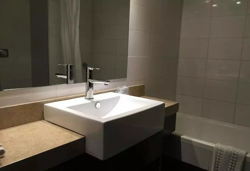 בית מלון כפרי Crystal Tower