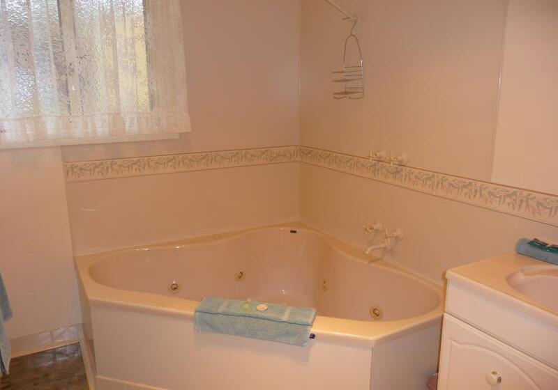 فندق Daysy Hill Country Cottages