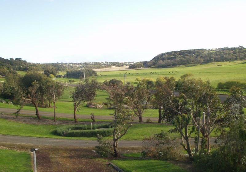 فندق Daysy Hill Country Cottages