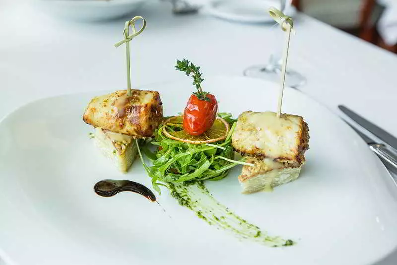 酒店 Dedeman Oskemen Tavros