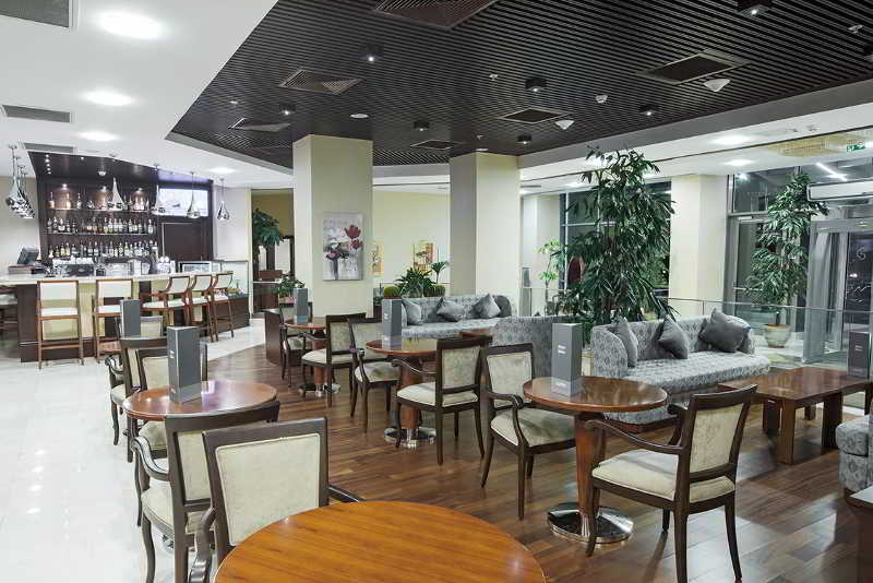 酒店 Dedeman Oskemen Tavros