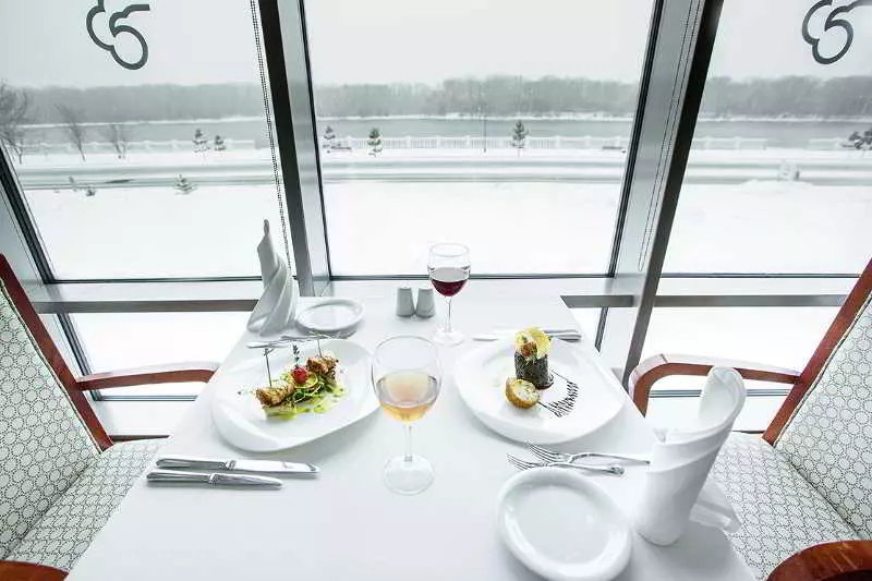 酒店 Dedeman Oskemen Tavros