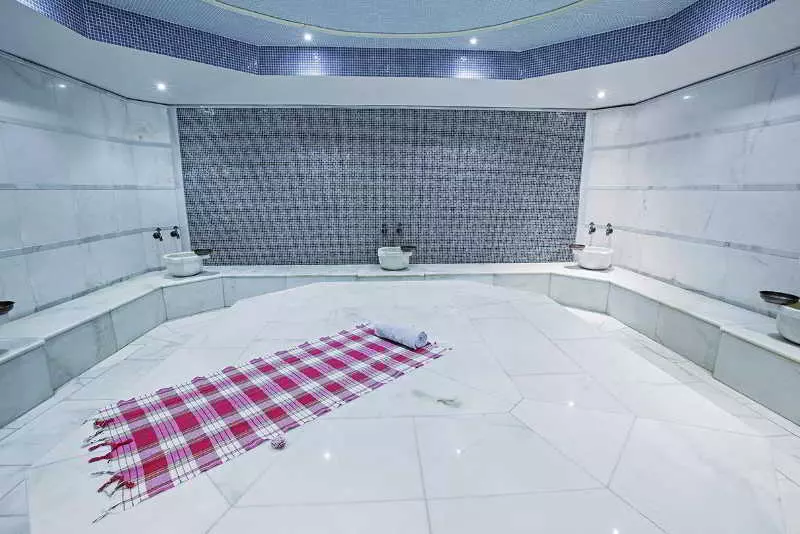 酒店 Dedeman Oskemen Tavros