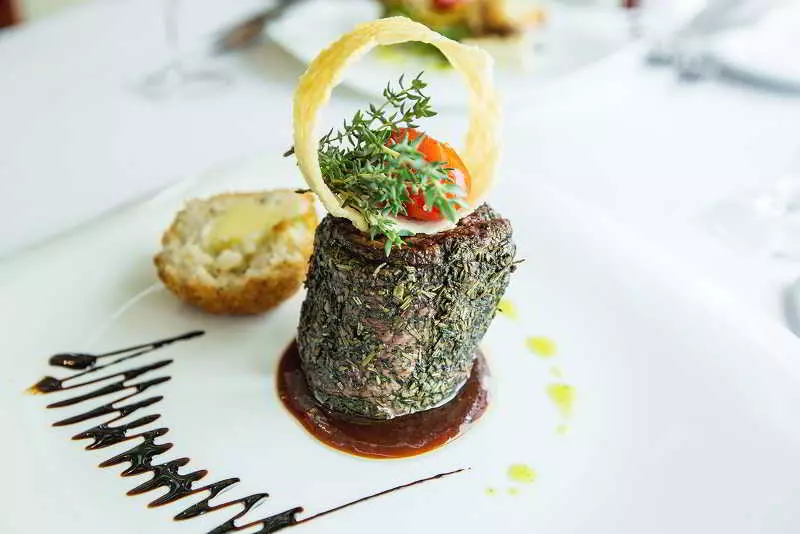 酒店 Dedeman Oskemen Tavros