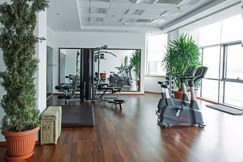 酒店 Dedeman Oskemen Tavros