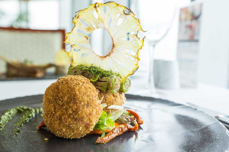 酒店 Dedeman Oskemen Tavros