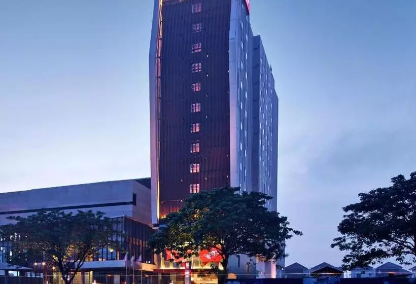 Отель Ibis Gading Serpong