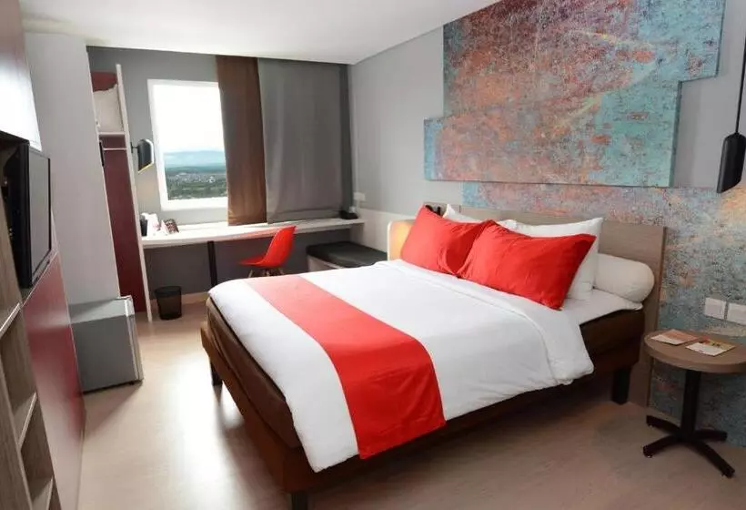 Отель Ibis Gading Serpong