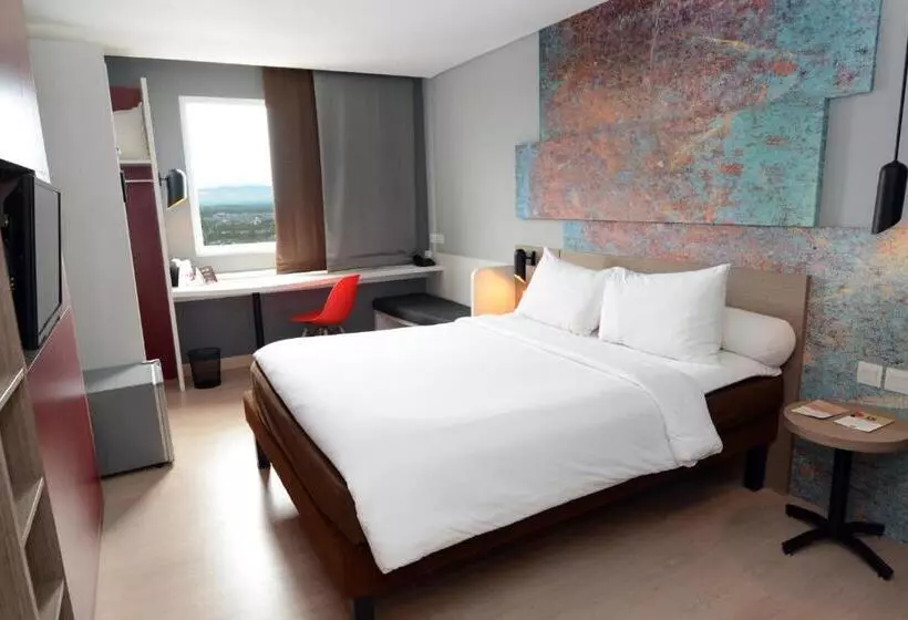 Отель Ibis Gading Serpong