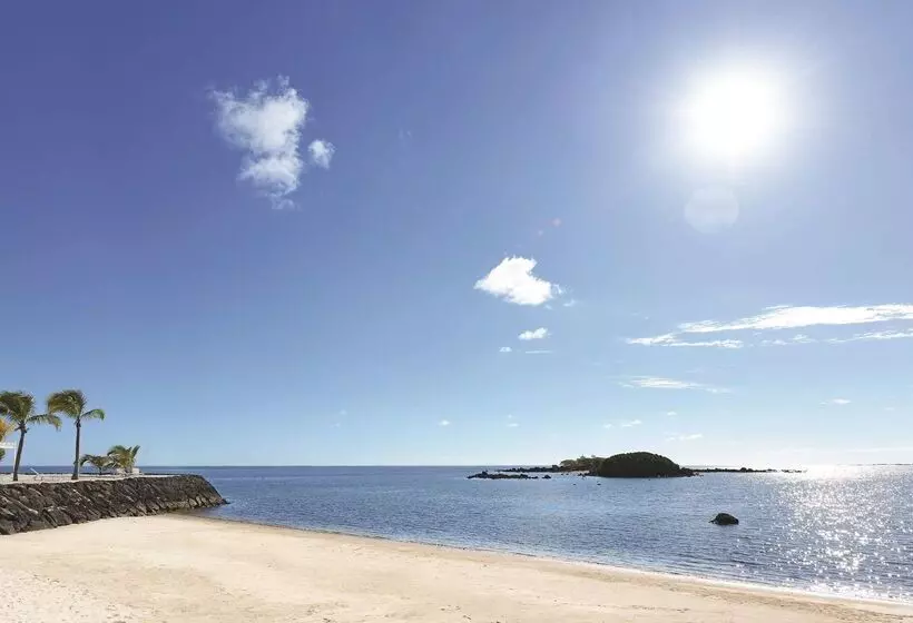 هتل Radisson Blu Azuri Resort & Spa