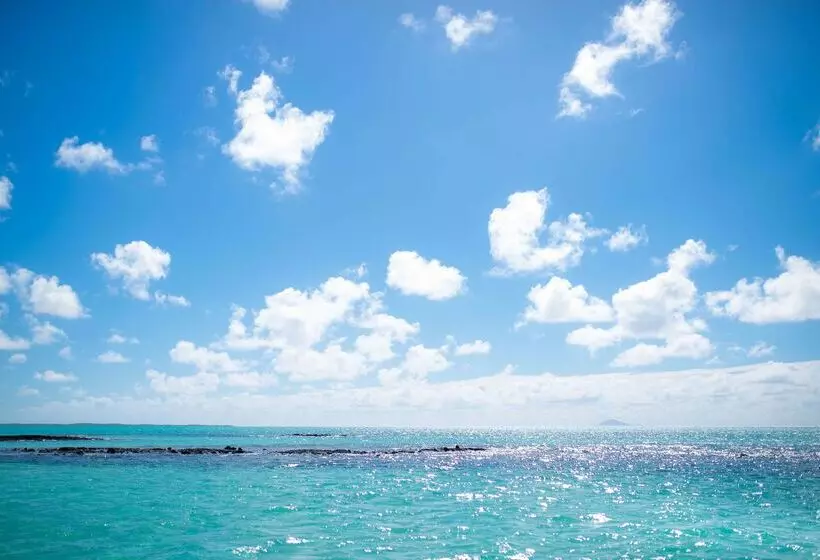 هتل Radisson Blu Azuri Resort & Spa