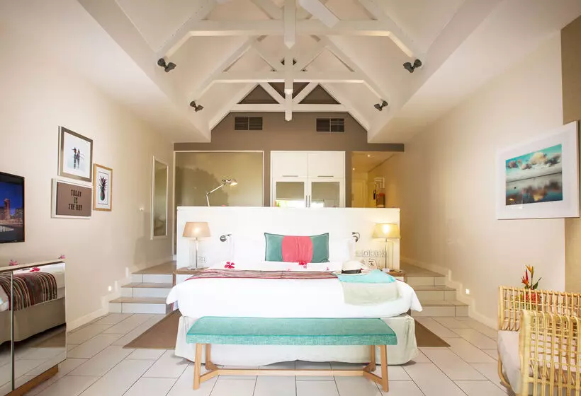 هتل Radisson Blu Azuri Resort & Spa