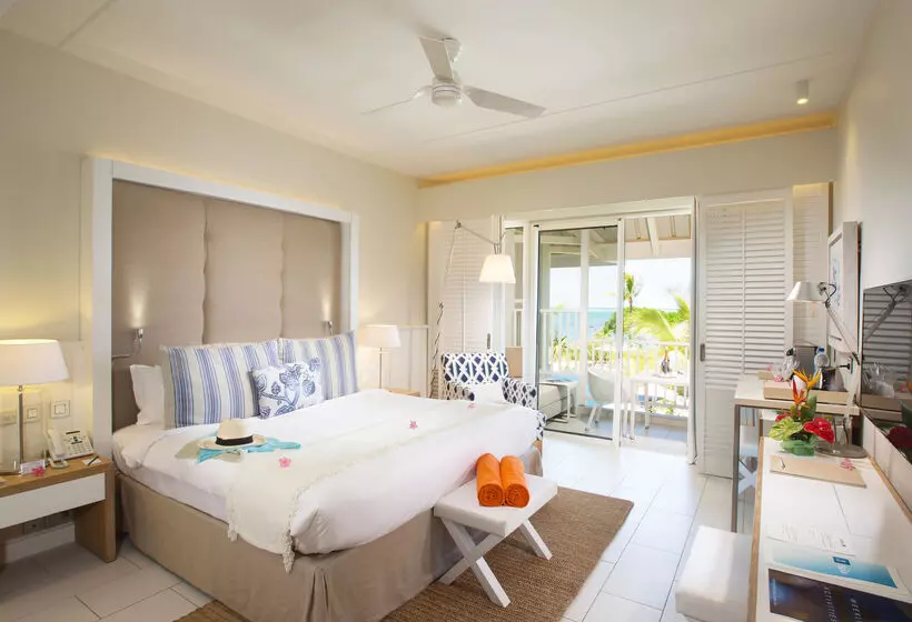 هتل Radisson Blu Azuri Resort & Spa