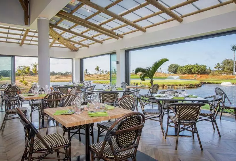 هتل Radisson Blu Azuri Resort & Spa