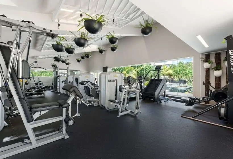هتل Radisson Blu Azuri Resort & Spa